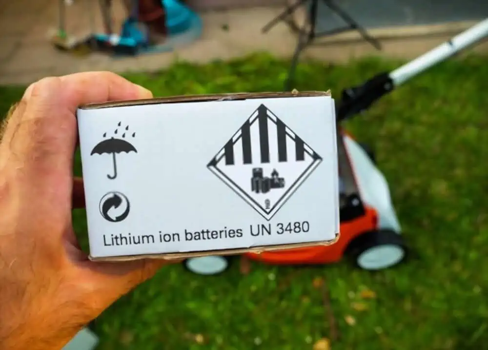 Lithium lawn mower battery